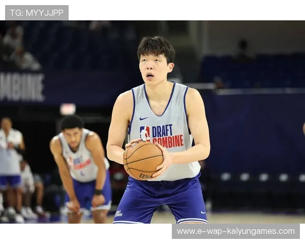 一脸惆怅！杨瀚森彻底遭弃，替补群击溃开拓者：小杨仅剩1丝机会